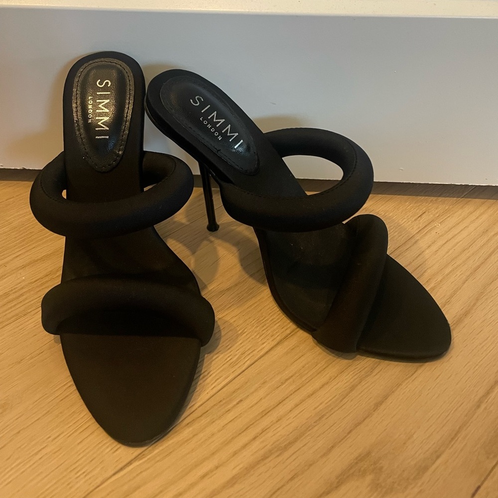 Heels - Picture 2 of 5